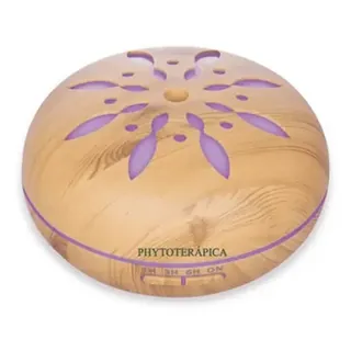 Aromatizador Ultrassônico Flor de 550 ml soltando névoa
